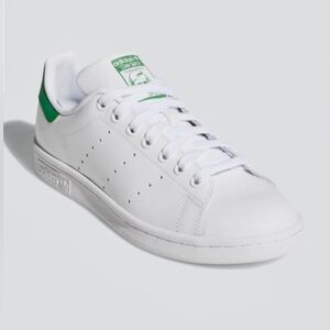 Adidas Stan Smith shoes in white and green Size 6